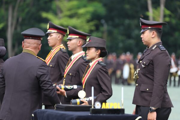 Irwasum Polri Beri 6 Penekanan Penting ke 100 Perwira Remaja SIPSS Batalyon Ksatria Sadacara