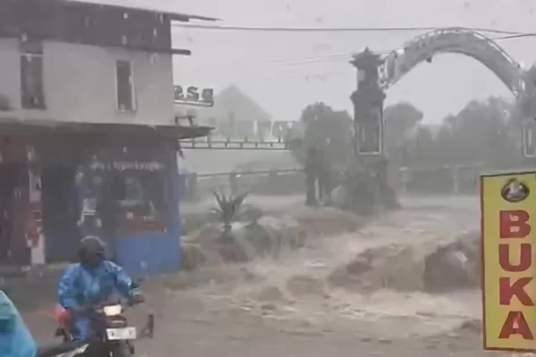 Jalan Utama Di Wonosobo Terendam, Sungai Wangan Aji Meluap Usai