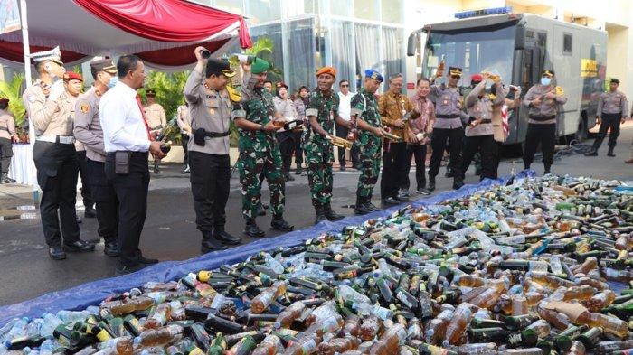 Jelang Nataru, Pemusnahan Ribuan Miras Dan Knalpot Brong Digelar Di