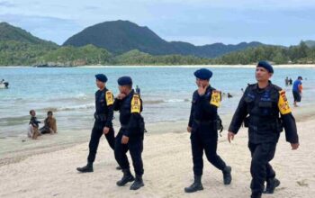 Jelang Tahun Baru, Polisi Hadir Jaga Keamanan Di Tempat Wisata