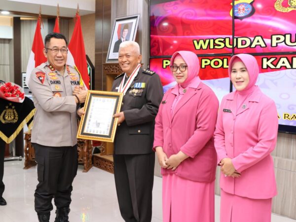 Kapolda Kalteng Lepas 58 Personel Purna Tugas Dalam Wisuda Purna