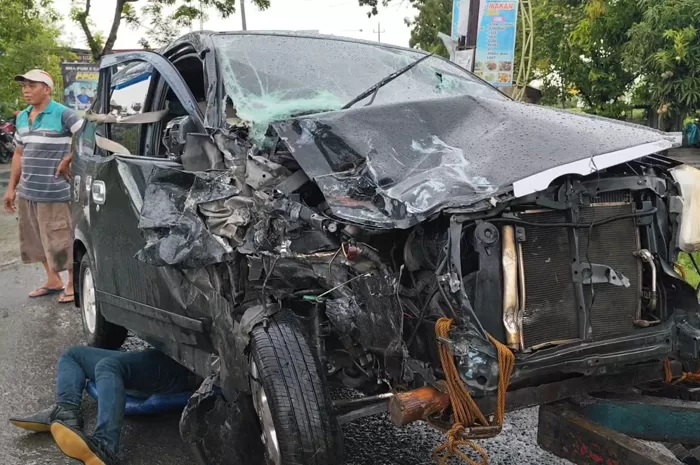 Kecelakaan Maut Di Jalan Pati–kayen, Dump Truk Tabrak Avanza, Begini