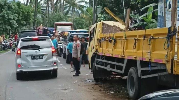 Kecelakaan Di Pemalang: Truk Timpa Pemotor, 1 Orang Tewas, 1