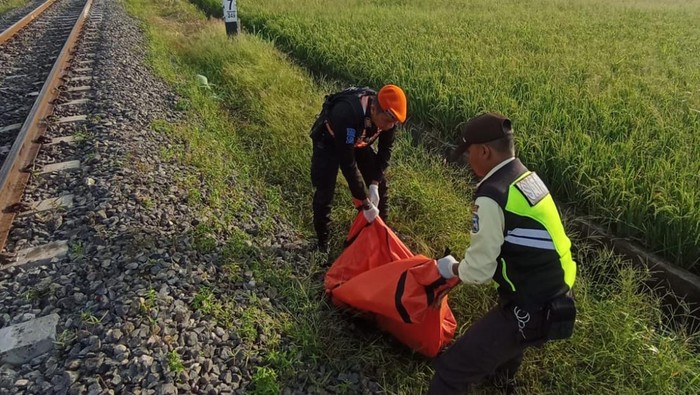 Kereta Api Hantam Pria Asal Sleman Di Karanganyar, Korban Tewas