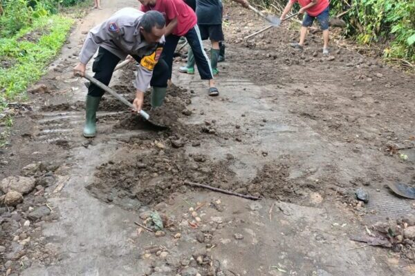 Kerja Sama Bhabinkamtibmas dan Warga Pendem Berhasil Tingkatkan Fungsi Irigasi