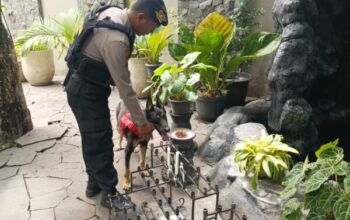 Kesiapan Natal: Polres Sukoharjo Gelar Sterilisasi Di Sejumlah Gereja