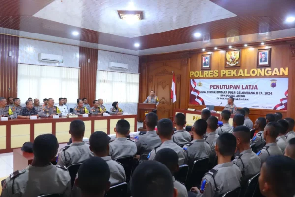 Penutupan Latja Siswa Diktuk Bintara Polri 2024 Dipimpin Kapolres Pekalongan