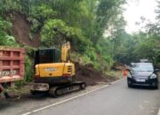 Longsor Tutup Jalan Penghubung Kulonprogo-Magelang, Arus Lalu Lintas Terganggu