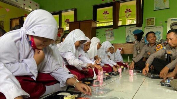 “Makota Peduli Gizi Anak”: Langkah Polresta Malang Kota Mewujudkan Generasi Emas Indonesia