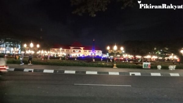 Malam Tahun Baru Di Alun Alun Tugu Malang, Simak Aturan Lalu