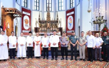 Misa Natal, Menkopolkam Dan Kapolri Tinjau Gereja Katedral Jakarta