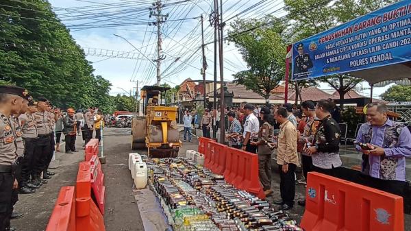 Operasi Sukses, Polres Kendal Diminta Terus Berantas Miras oleh Pemkab dan Toga