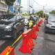 Pasang Pembatas Jalan Untuk Urai Penumpukan Lalu Lintas