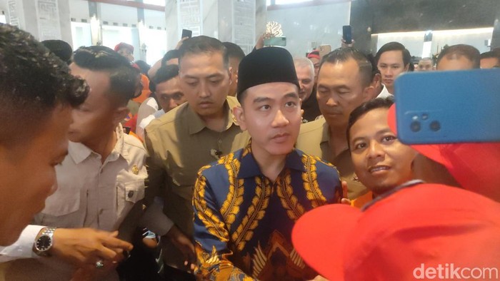 Paspampres Sanggah Tuduhan Pengusiran Jemaah Di Masjid Saat Gibran Salat