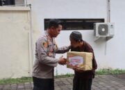 Peduli Warga, Kapolres Jembrana Salurkan Bantuan Sembako dan Pesan Kebangsaan