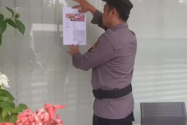 Polres Purworejo Pasang Poster Dpo Harun Masiku Di Beberapa Titik