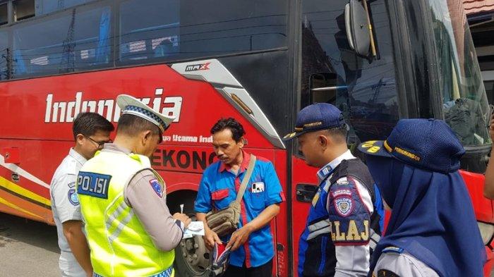 Polres Rembang Pastikan Kelayakan Kendaraan Jelang Libur Nataru