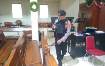 Polres Sukoharjo Lakukan Sterilisasi Untuk Pastikan Gereja Aman Saat Natal