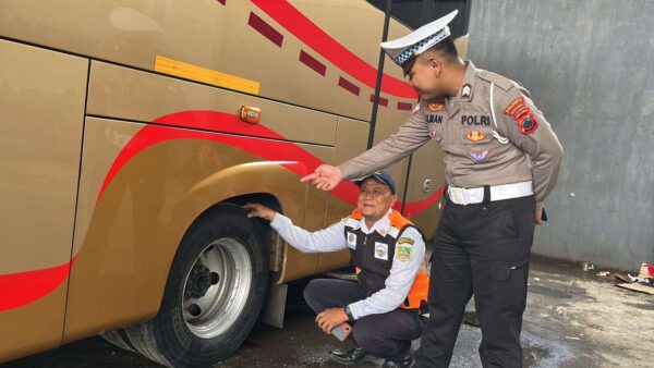 Ramp Check Bus Pariwisata Oleh Satlantas Banyumas Jelang Musim Libur