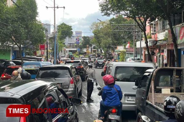 Ratusan Ribu Kendaraan Padati Kota Malang Menjelang Tahun Baru