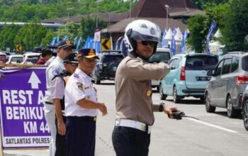 Rest Area Kabupaten Semarang Dipadati Kendaraan Pelat Luar Jateng Jelang