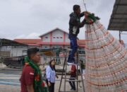 Semarak Natal di Rutan Humbahas, Pohon Natal Unik dari Botol Air Mineral