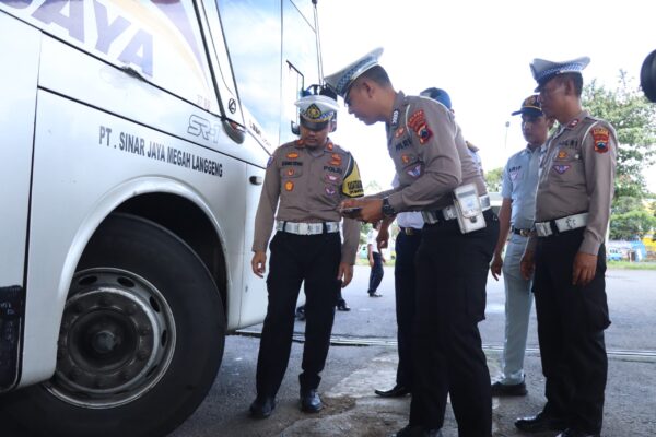 Satlantas Polres Banjarnegara Cek Kesiapan Angkutan Umum Untuk Operasi Lilin