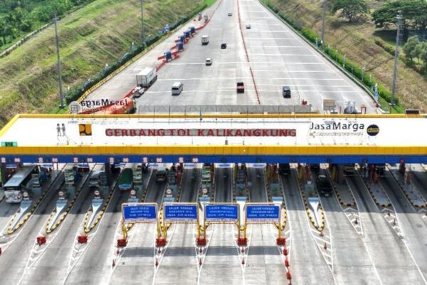 Tol Kalikangkung Padat, 211 Ribu Kendaraan Serbu Semarang Libur Natal