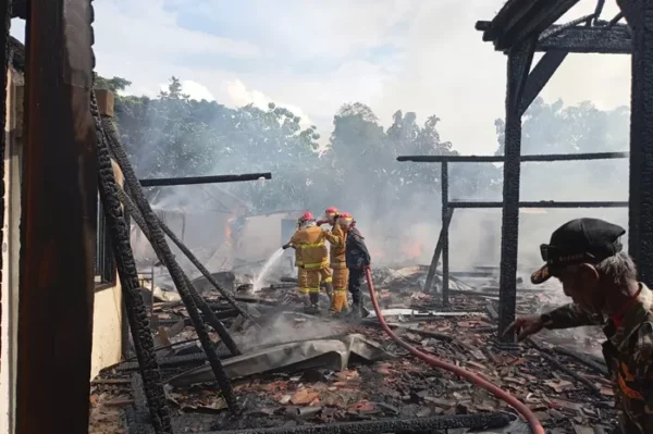 Tragedi Kebakaran Di Grobogan: Dua Rumah Ludes, Penyebab Masih Diduga