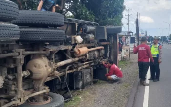 Truk Tronton Terguling Di Jalur Semarang Solo, Begini Kronologinya