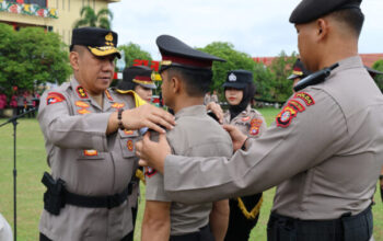 Upacara Korp Raport, Kapolda Kalteng Anugerahkan Kenaikan Pangkat Pada 216