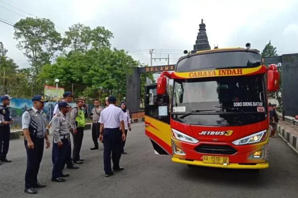 Hari Pertama Libur Nataru, Wonosobo Dihujani 34 Ribu Kendaraan