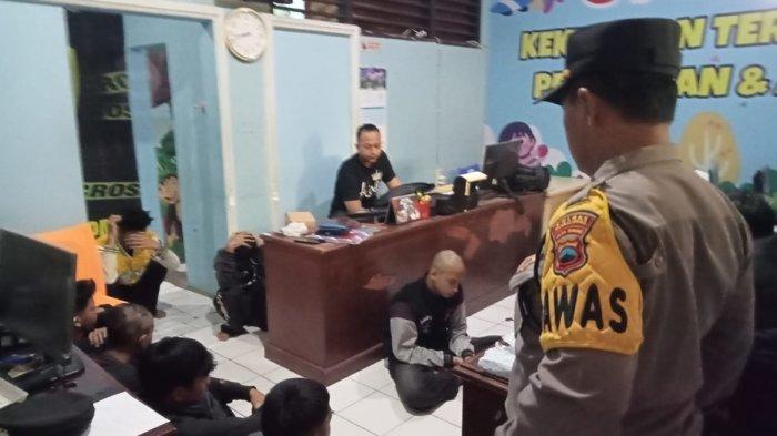 11 Remaja Bersenjata Tajam Ditangkap Polisi Saat Aksi Tawuran Di