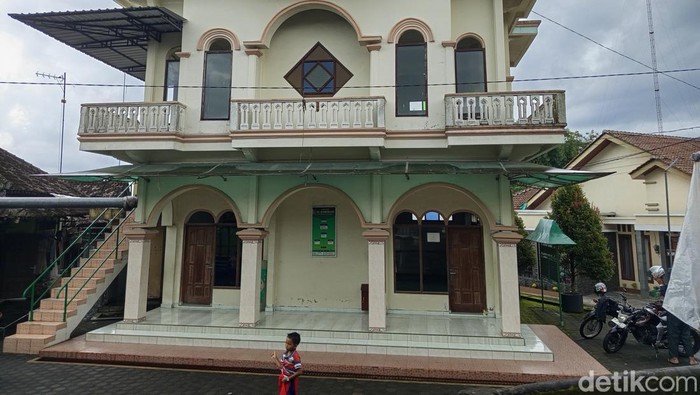 Ancam Bunuh dengan Sajam, Pria di Magelang Sandera Keluarga di Masjid