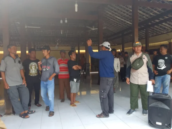 Aksi Unjuk Rasa Di Desa Godog Sukoharjo, Warga Minta Kepala