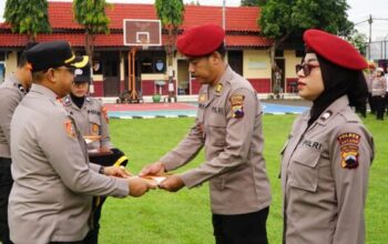 Apel Penghargaan Polres Batang, Kapolres Ingatkan Tantangan Masa Depan