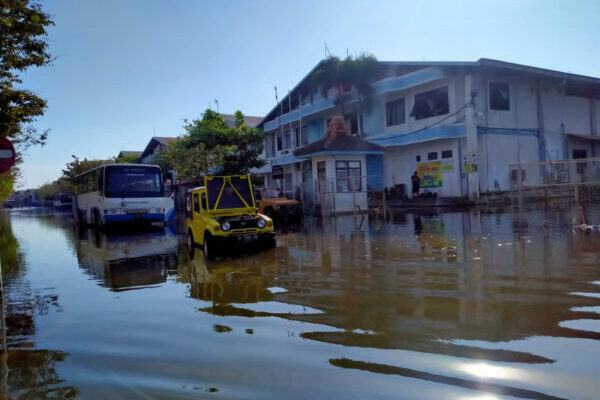 Banjir Rob Mengintai Pantura Jawa Tengah, Warga Dihimbau Waspada