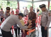 Bantuan Sosial Diserahkan Kapolres Jembrana Lewat Program Minggu Kasih