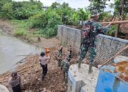 Bersama Lawan Bencana, Polres Sukoharjo Fokus Bersihkan Sampah Di Bendungan