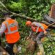 Brimob Bergerak, Selamatkan Korban Banjir Dan Longsor Di Wilayah Jateng