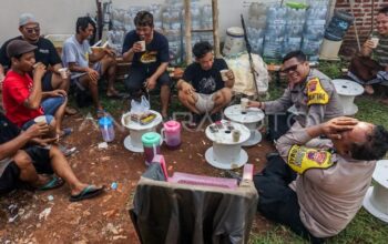 Bripka Hartono Ajak Warga Ngobrol Santai, Ngopi Curhat Jadi Sarana