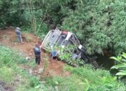 Bus Santri Alami Kecelakaan Di Wonosobo, Terperosok Ke Sungai Karena