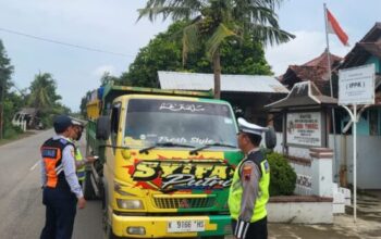 Cegah Kerusakan Jalan, Satlantas Polresta Pati Tertibkan Dump Truck Overload