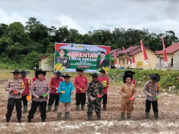 Dukung Ketahanan Pangan Nasional, Polres Lamandau Gelar Penanaman Jagung 1