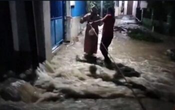 Hujan Deras Picu Banjir, Dua Kecamatan Di Brebes Tergenang Menjelang