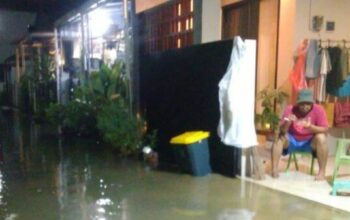 Hujan Lebat Di Purwokerto Sebabkan Banjir Dan Pohon Tumbang Di