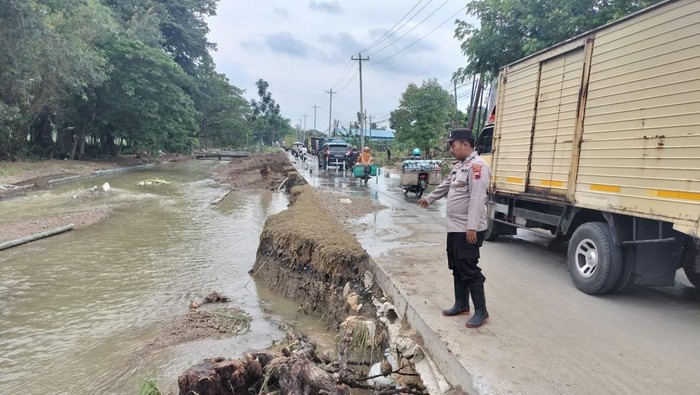 Jalur Semarang-Purwodadi yang Sempat Terhenti Akibat Banjir Kini Sudah Dibuka