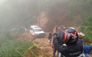 Jateng Dilanda Banjir Dan Longsor, 18 Korban Meninggal Dan 9