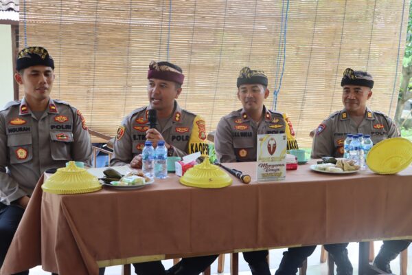 Jumat Curhat Di Puri Agung Pacekan, Kapolres Jembrana Serap Keluhan