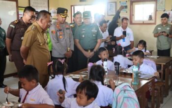 Kapolres Jembrana Ajak Sekolah Dan Orang Tua Wujudkan Program Gizi